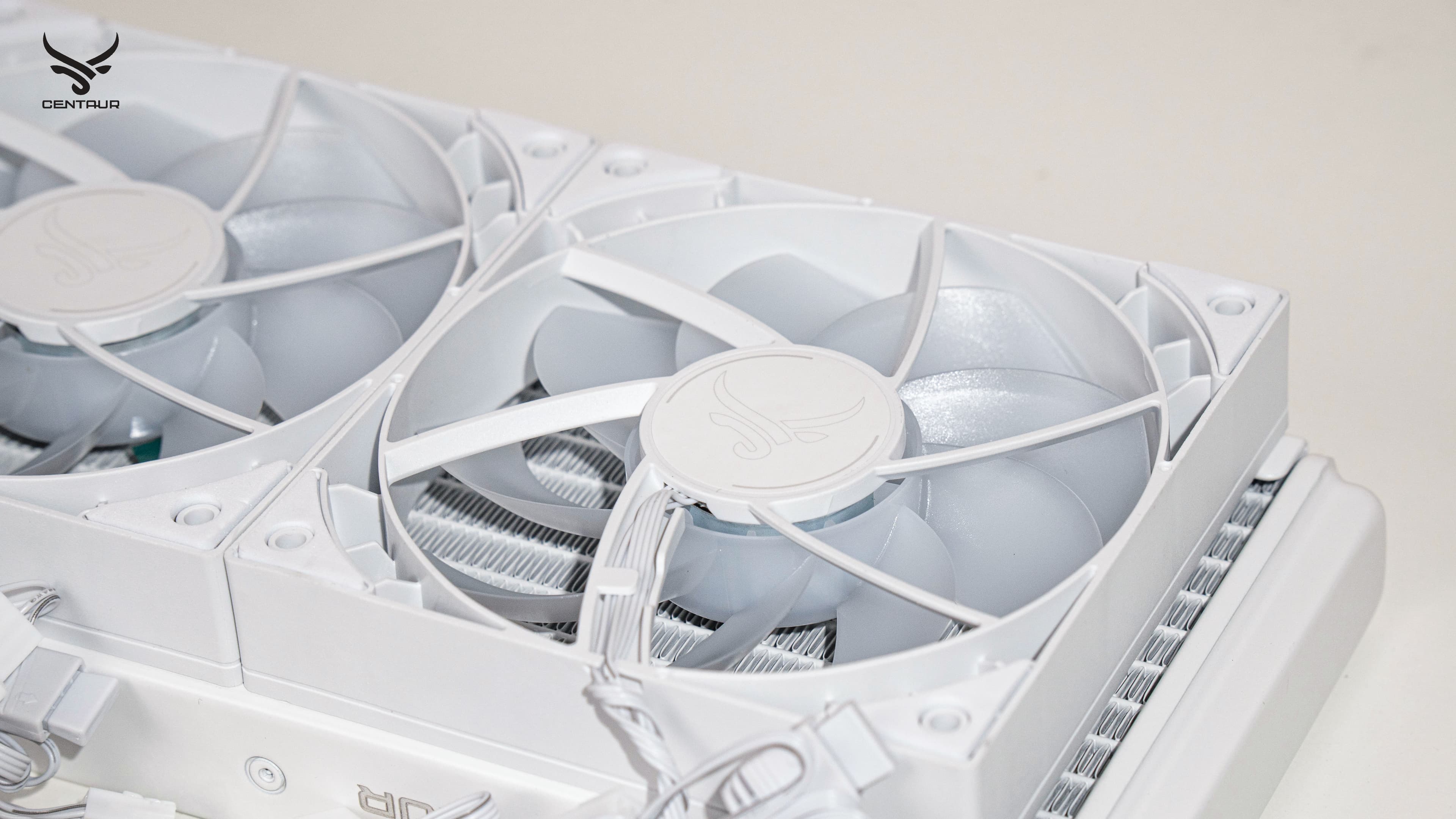 Tản nhiệt nước Centaur CT H300 240 trắng